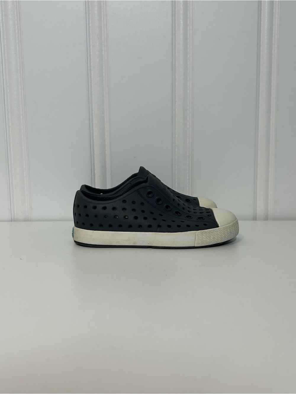Native Jefferson black white slip on